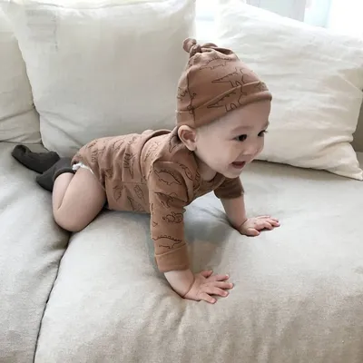 بدلة أطفال برقبة دائرية بتصميم ديناصور صغير