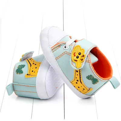 Baby shoes with giraffe pattern Small non-slip toddler shoes
