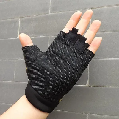 Sports fitness gloves