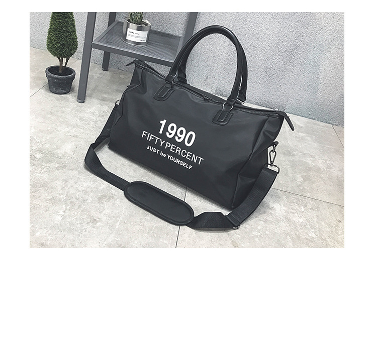 Large-capacity fitness sports bag