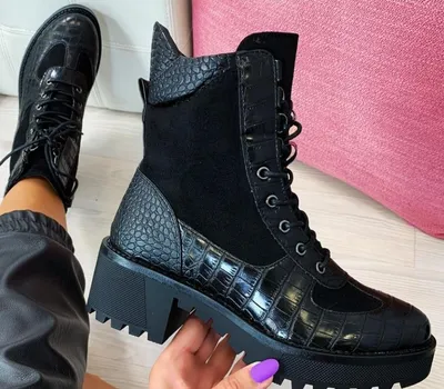 New mid-heel and square-heel lace-up low-top Martin boots