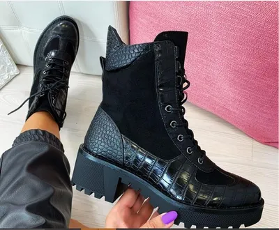 New mid-heel and square-heel lace-up low-top Martin boots