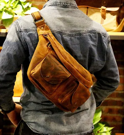 Men's Chest Bag Leather Belt Bag Retro First Layer Leather Crossbody Bag