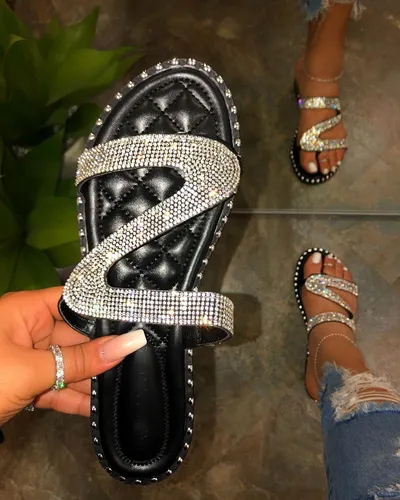 Hot Style Women's Slippers Are On Sale At Amazon
