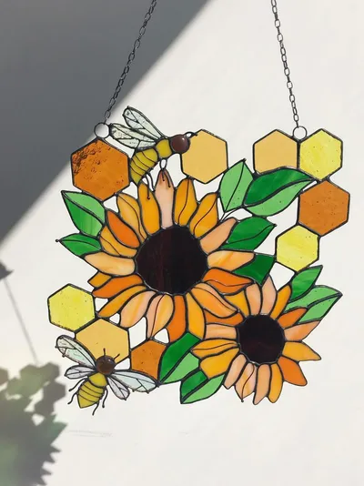 Color Wasp Pendant Crafts