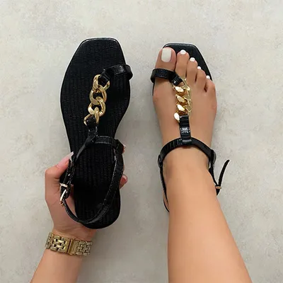 صيف أوروبي وأمريكي بغطاء رأس مربع بسلسلة معدنية من أصابع القدم وتر تحت صنادل نسائية 43 تجارة خارجية عبر الحدود