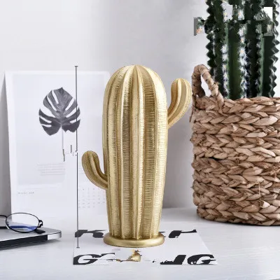 Nordic Light Luxury Living Room Golden Resin Craft Decoration