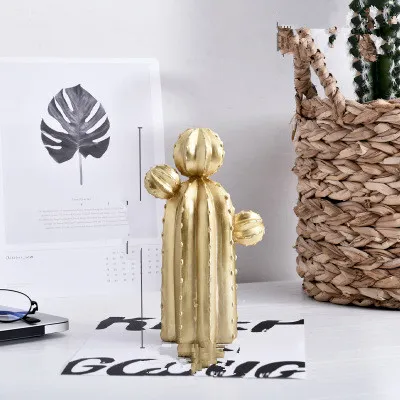 Nordic Light Luxury Living Room Golden Resin Craft Decoration