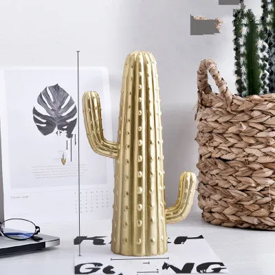 Nordic Light Luxury Living Room Golden Resin Craft Decoration