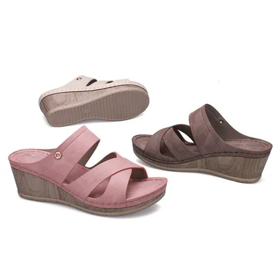Casual And Comfortable European And American Large Size Slope Heel Slippers Women