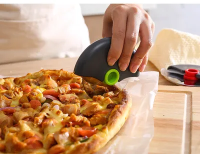 Round Roller Pizza Cutter With Protective Cover Removable And Washable Stainless Steel Cutter Kitchen Tool
