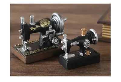 Retro Nostalgic Sewing Machine Antique Small Furnishings Creative Window Display Props Desktop Ornaments Resin Crafts