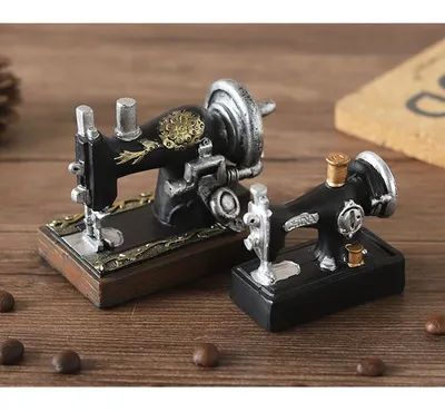 Retro Nostalgic Sewing Machine Antique Small Furnishings Creative Window Display Props Desktop Ornaments Resin Crafts