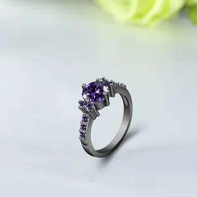 Fuchsia Zircon Color Diamond Ring Simple