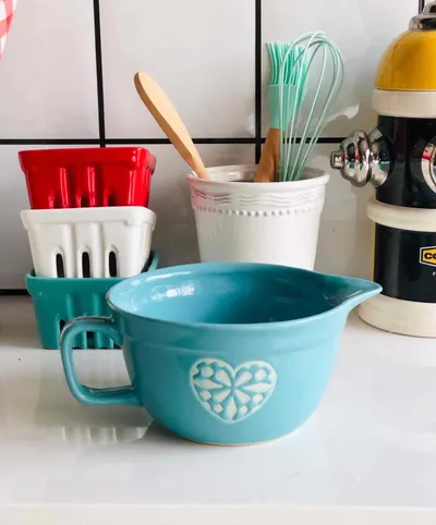 American Retro Embossed Lake Blue Sharp-Mouth Drainage Bowl