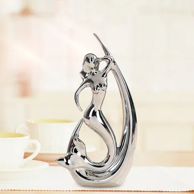 European Creative Ceramics Ornament Home Decoration Crafts TV Cabinet Office Statues