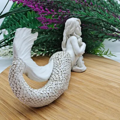 Resin Mermaid Sculpture Room Office Character Figurine Ornaments Statues Home Creativity European Resin Nostalgic Coffee Crafts