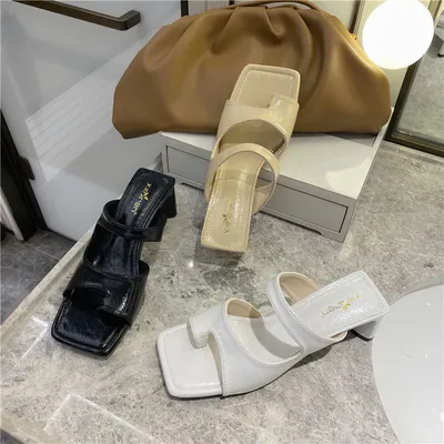 High-heeled chunky heel sandals