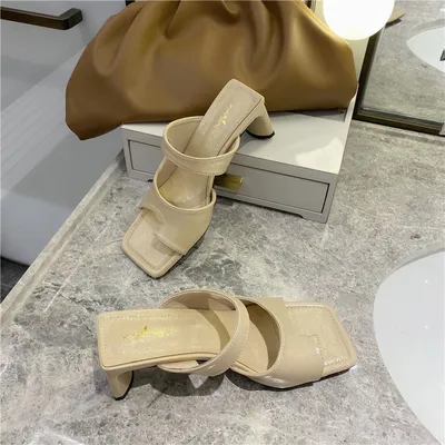 High-heeled chunky heel sandals