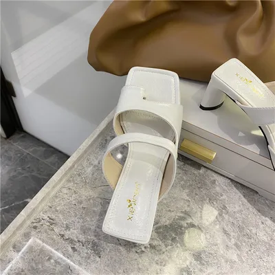 High-heeled chunky heel sandals
