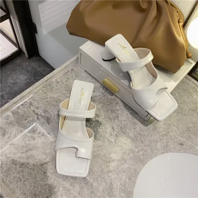 High-heeled chunky heel sandals