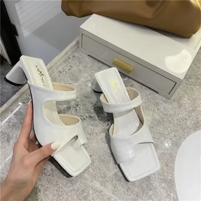 High-heeled chunky heel sandals