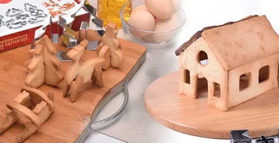 8 18-piece Set Gingerbread House Stainless Steel Christmas Scenario Cookie Cutters Set Biscuit Mold Fondant Cutter Baking Tools
