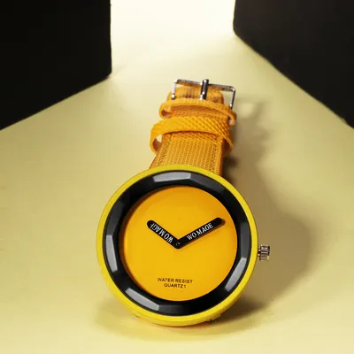 Large dial female model quartz watch