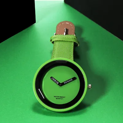 Large dial female model quartz watch