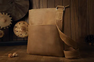 Men's leather shoulder messenger bag