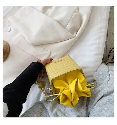 One shoulder messenger bag fashion chain