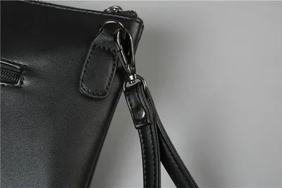 Fashionable rivet clutch