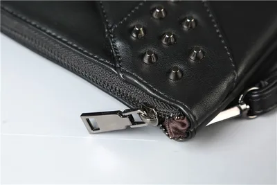 Fashionable rivet clutch