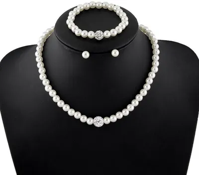 Pearl necklace