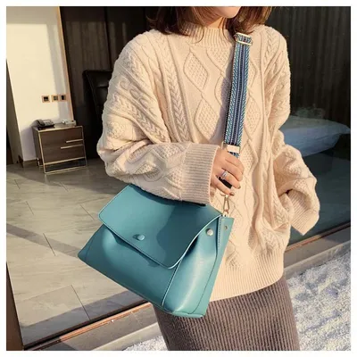Atmospheric fashion handbag