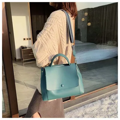 Atmospheric fashion handbag