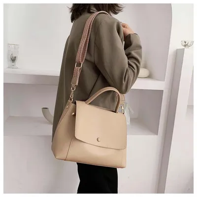 Atmospheric fashion handbag