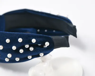 Pearl velvet knotted hair hoop