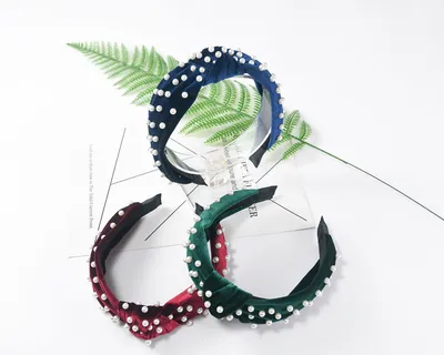 Pearl velvet knotted hair hoop