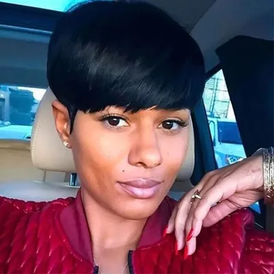 Oblique bangs short straight hair hood