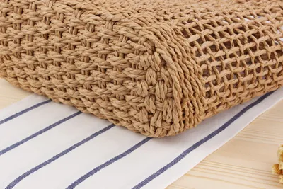 Hand-held New Hollow Woven Holiday Outing Straw Bag