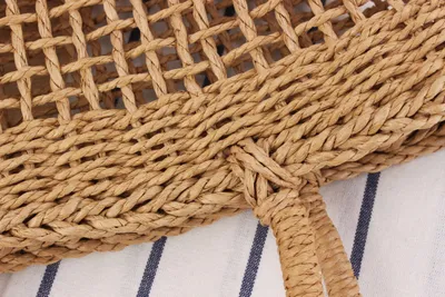 Hand-held New Hollow Woven Holiday Outing Straw Bag