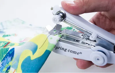 Multi-function mini manual small hand-held sewing