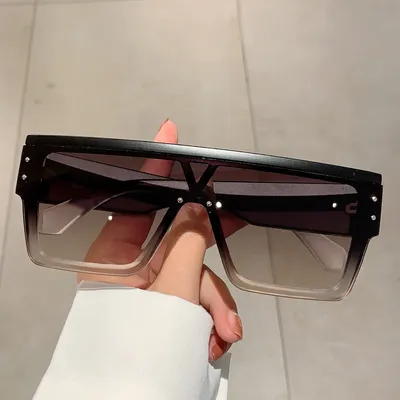 Street Shot Slimming Retro M Nail Sunglasses