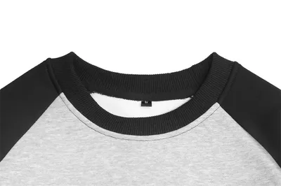 كنزة رجالية برقبة دائرية بألوان متداخلة