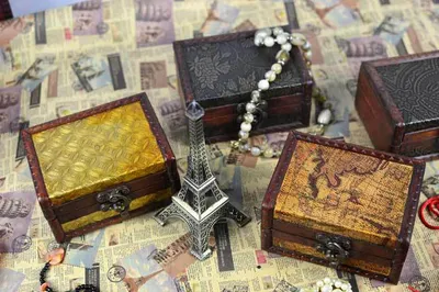 صندوق تخزين مكتبي عتيق الطراز الأوروبي