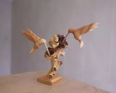 Creative Resin Wooden Craft Flying Bird Pecking Wood Home Decoration