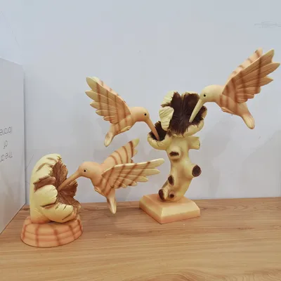Creative Resin Wooden Craft Flying Bird Pecking Wood Home Decoration