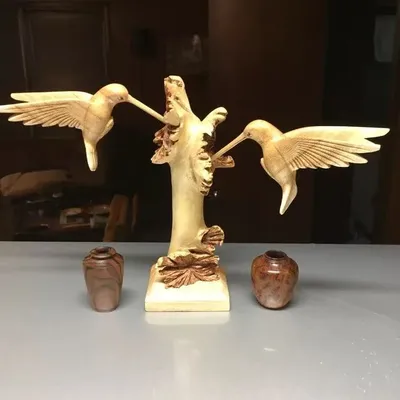 Creative Resin Wooden Craft Flying Bird Pecking Wood Home Decoration