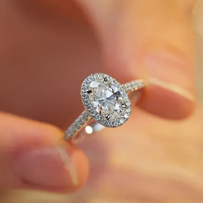 Fashion Micro Inlaid Zircon Oval Simulation Moissanite Ring Female